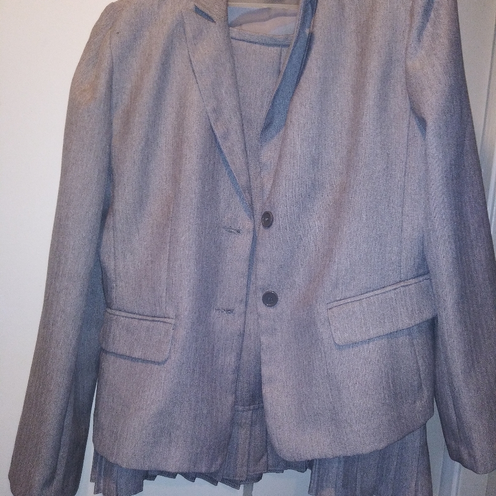 Ladies suit